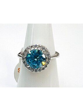 Ring Bomb Party Ring, size 6, NWOT, blue gemstone on silver color band